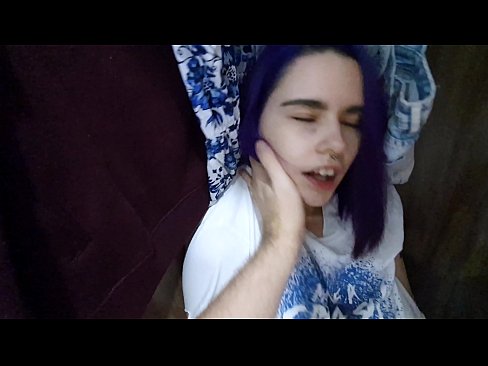 ❤️ Aimsíodh mo SIS sa closet agus chabhraigh sí cum ❤️  Gnéas  uainn ga.com-porn-hat.ru ❤